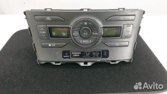 Блок управления печки и климат-контроля toyota aur