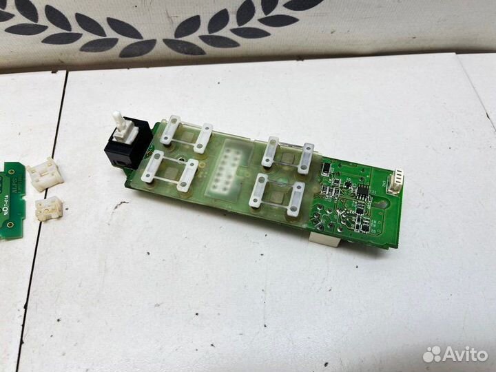 Блок кнопок стеклоподъемников Mazda Cx-7 2.3