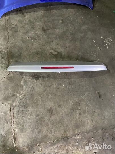 Спойлер крышки багажника Mitsubishi Airtrek (CU) 2