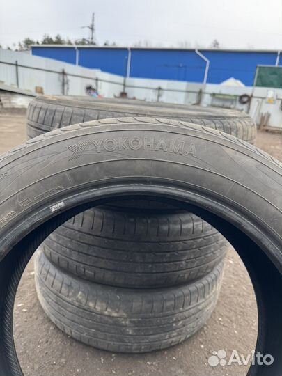 Yokohama Advan Sport V102 235/35 R20