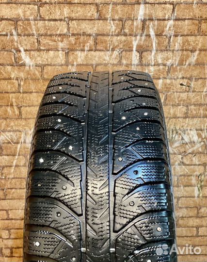Bridgestone Ice Cruiser 7000 215/65 R16