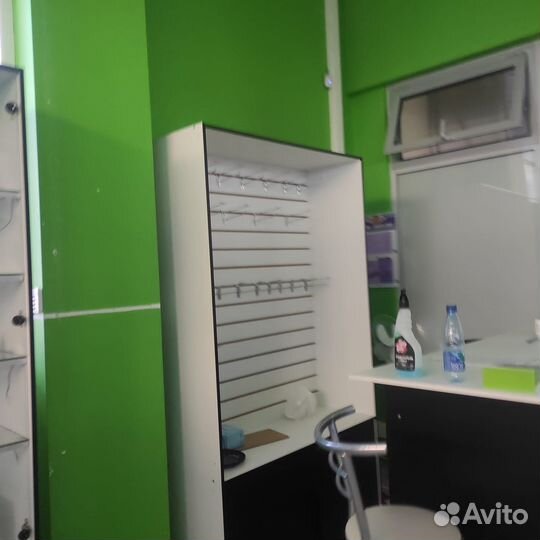 Торговые витрины и стеллажи бу