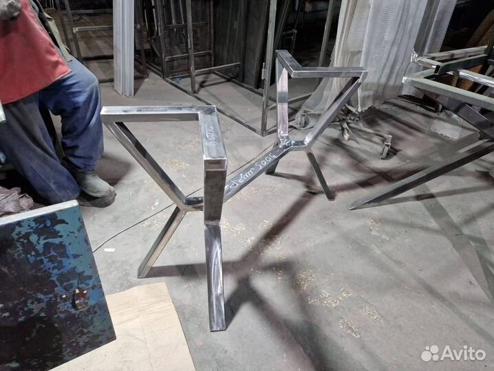 Металлическая ножка для стола