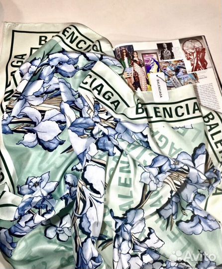 Платок пашмина шейный шарфик Balensiaga