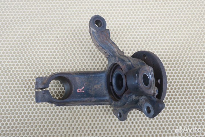 Кулак поворотный правый VW Polo Sedan