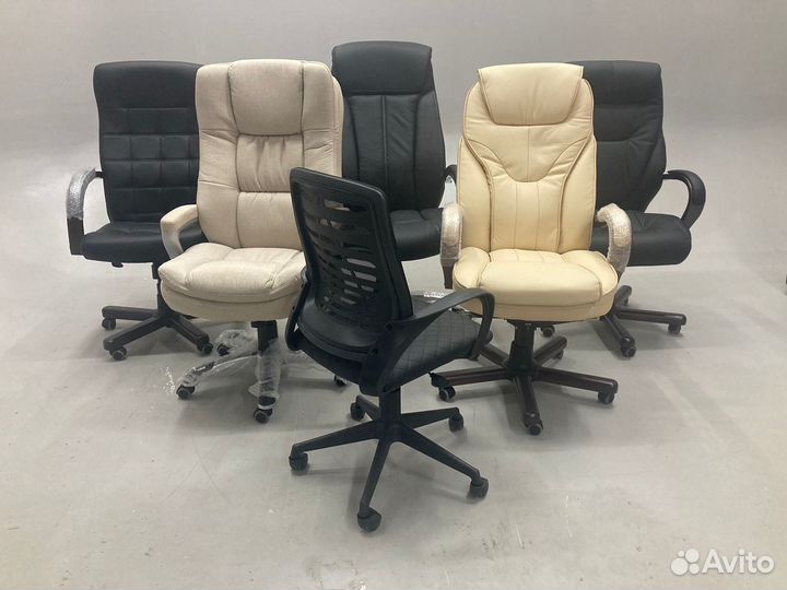 Офисное кресло