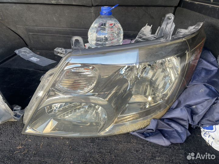 Фары Toyota Alphard MNH10 ксенон