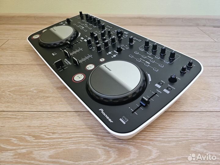 DJ-контроллер Pioneer DDJ Ergo V