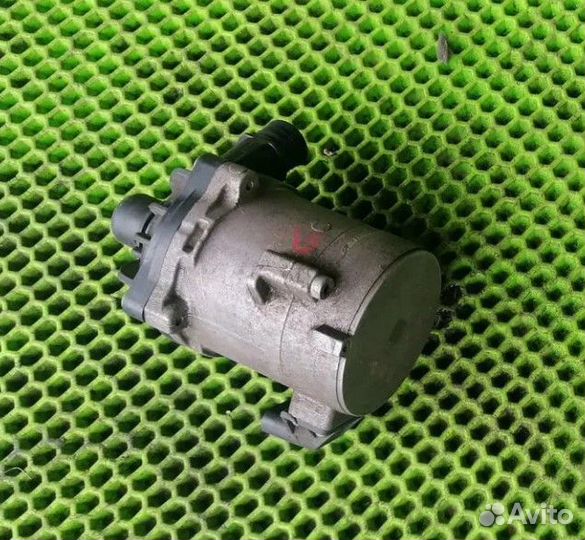 Насос охлаждения на BMW X5 F15 F85 2013-2018