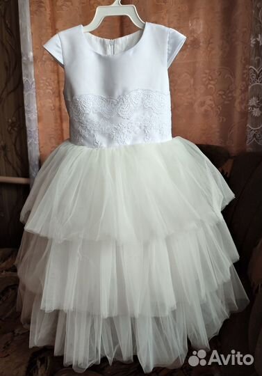 Платье для девочки праздничное