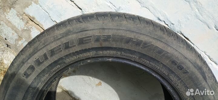 Bridgestone Dueler H/T 687 225/65 R17 101H