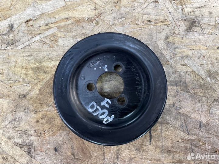 Шкив помпы Volkswagen Polo