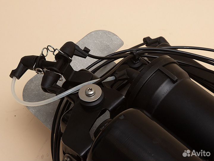 Компрессор пневмоподвески Cadillac SRX / STS