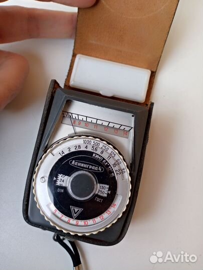 Экспонометр времён СССР Ленинград 4 в кофре