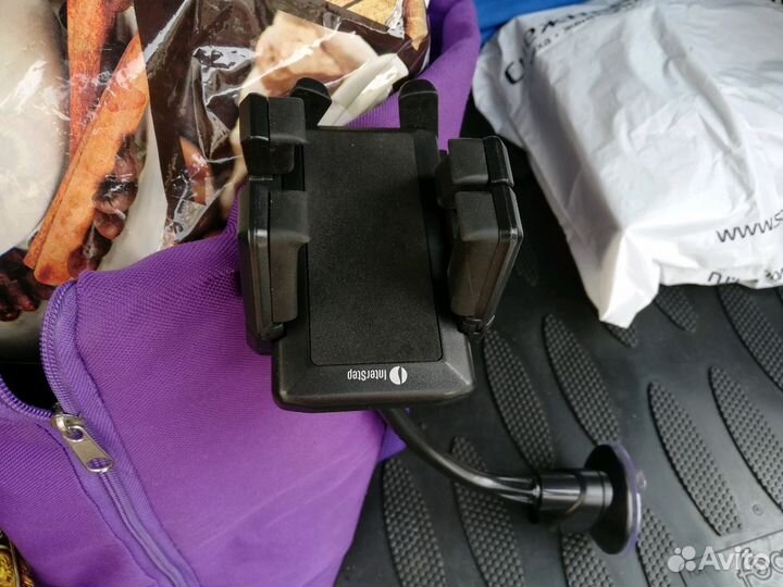 Крепёж новый автомобильный для телефона