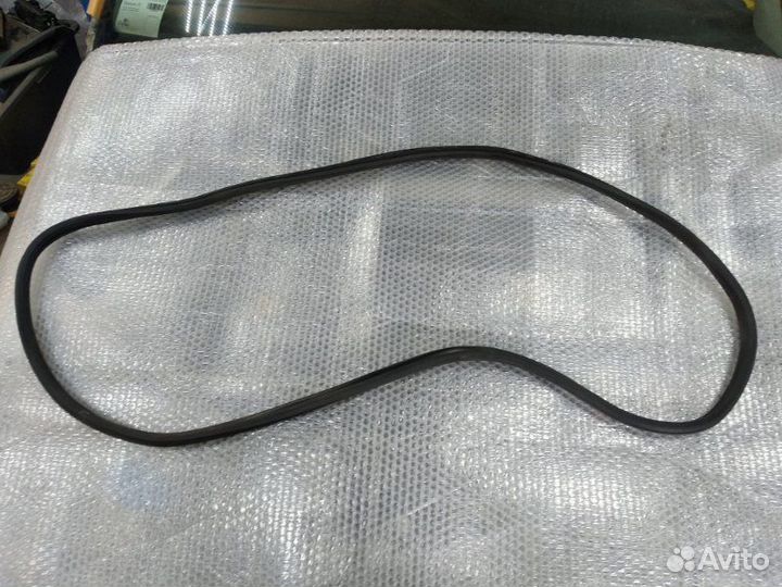 Уплотнитель стекла двери задний Mercedes-Benz