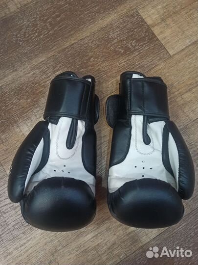 Боксерские перчатки 12 oz бу