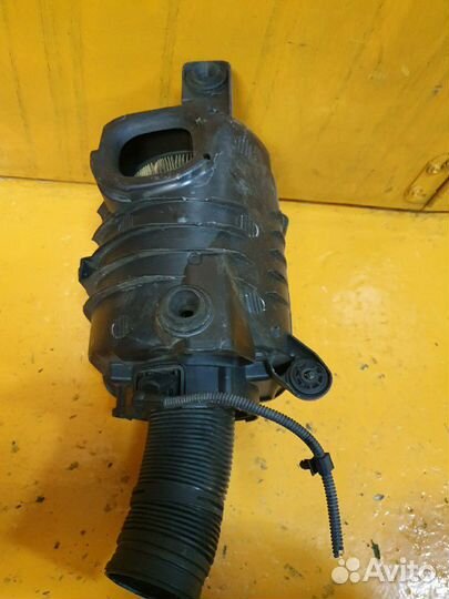 Корпус воздушного фильтра 2.0 AXW FSI VAG VW volks