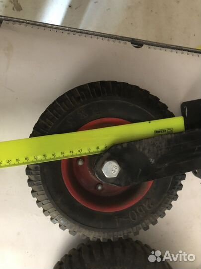 Колеса для тележки или прицепа для лодки