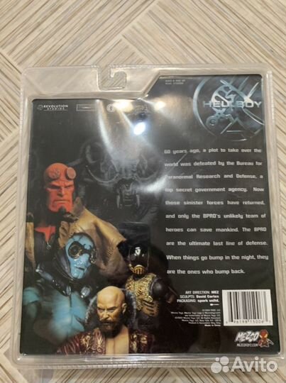 Hellboy mezco фигурка