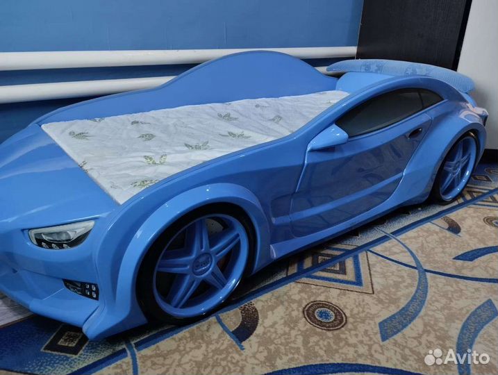 Детская кровать машинка с матрасом бу