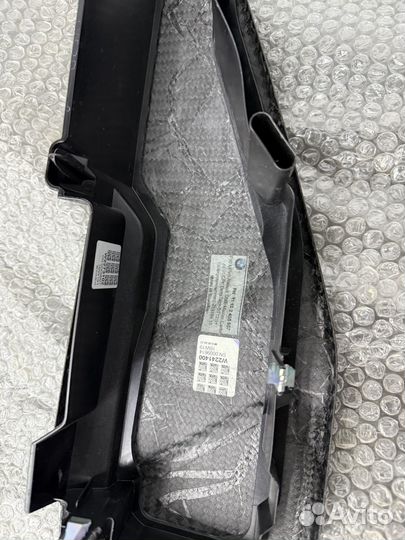 Карбоновый кожух двигателя BMW M5 F90 M8 F92 F93