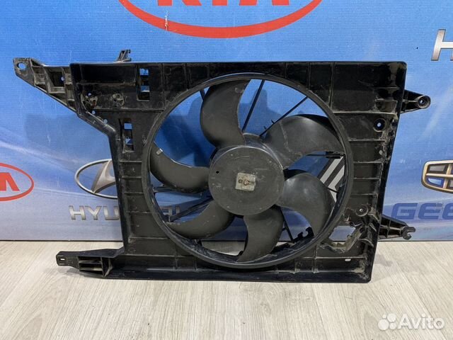 Вентилятор радиатора охлаждения двигателя диффузор