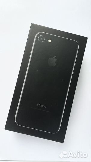 Коробки iPhone 7 и 6S