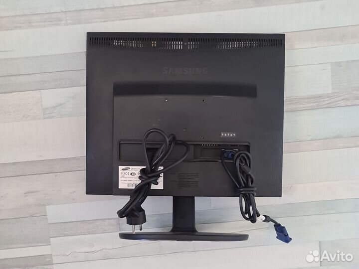 Монитор samsung e1920nr