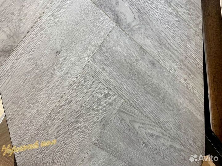 Виниловый ламинат елочкой