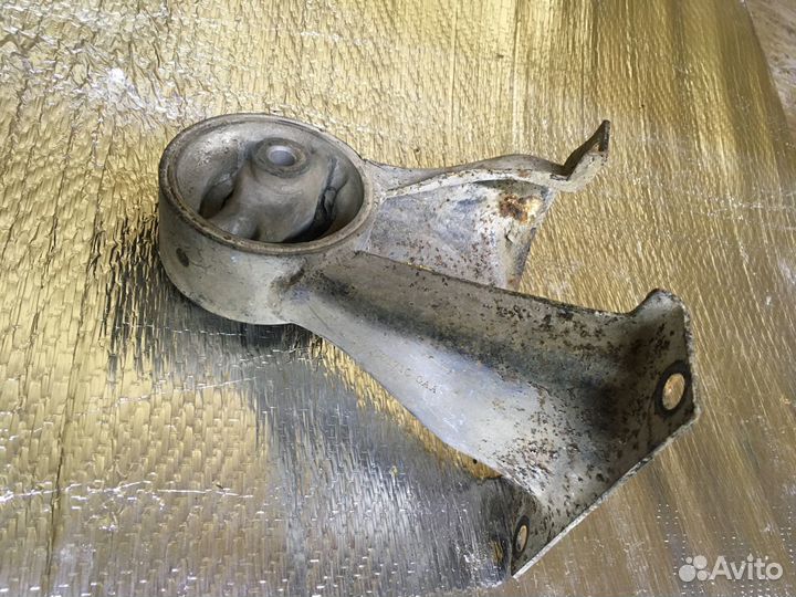 Опора двигателя задняя кпп Эстина Чери Фора 2.0