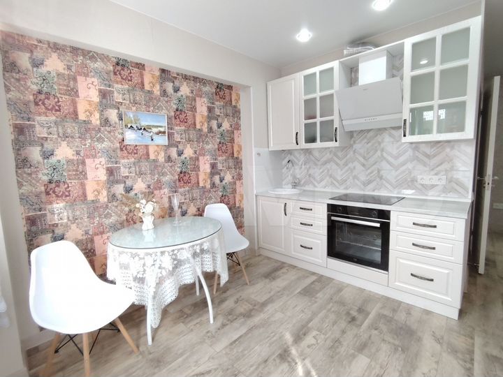 1-к. квартира, 42 м², 8/10 эт.