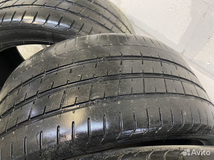 Pirelli P Zero 255/40 R20 и 285/35 R20 101