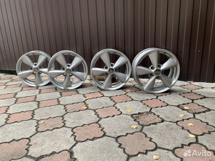 Литые диски 4 штуки R16