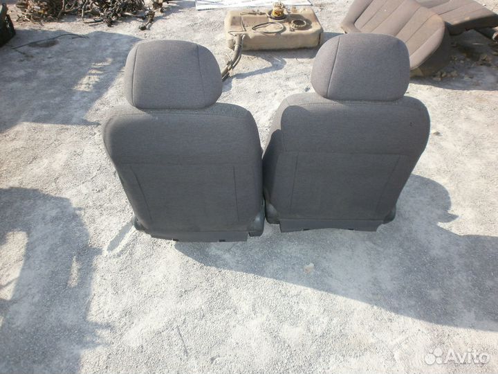 Сидения передние Хундай Акцент 2