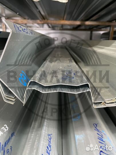 Ремонтный порог правый Toyota Land Cruiser 200