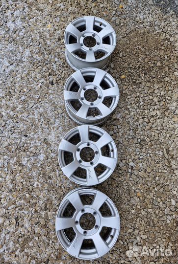 Литые диски r15 5 на 139,7 et 45 dia 98,5 Нива