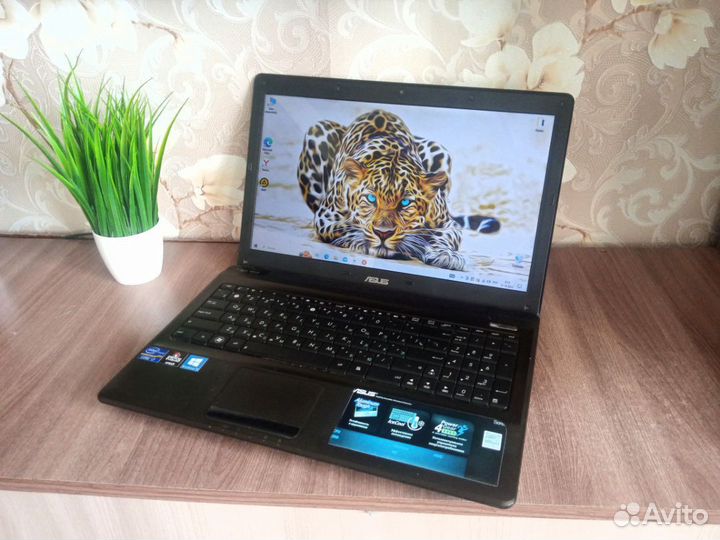 Ноутбук Asus i7