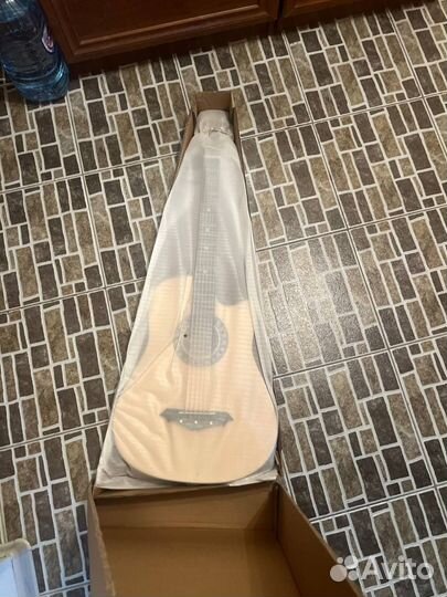 Гитара новая