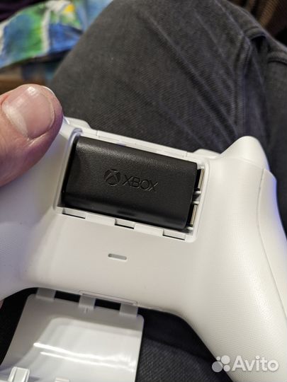 Геймпад xbox One с аккумулятором