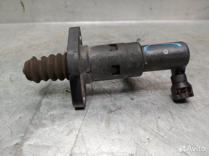 Цилиндр сцепления рабочий Skoda Octavia (A5 1Z)