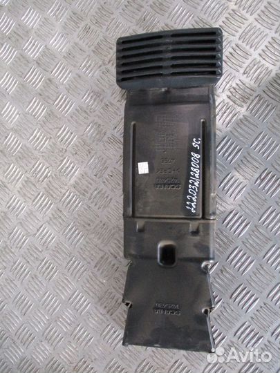 Воздуховод за кабиной Scania 1425430