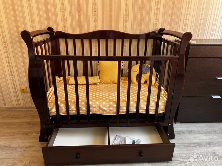 Продаётся детская кроватка