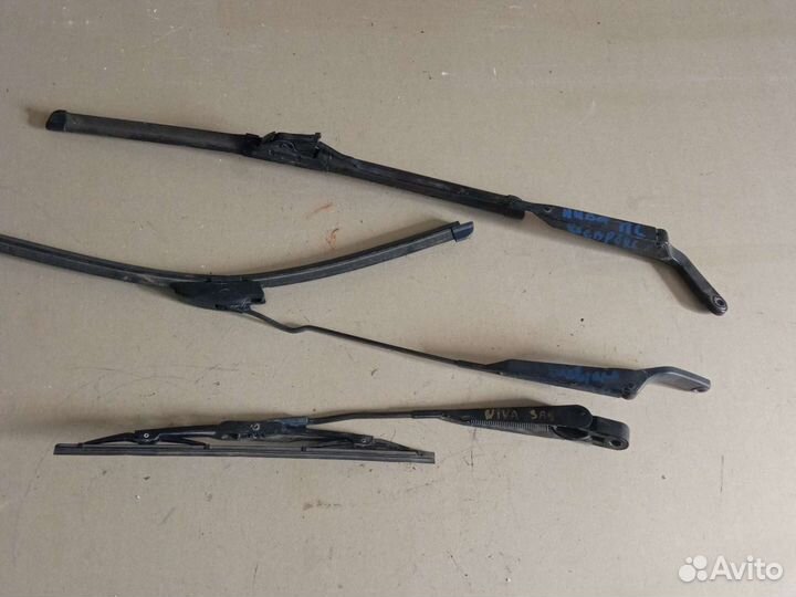 Поводок стеклоочистителя Нива Шевролет