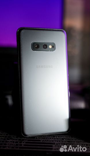 Samsung Galaxy S10e, 6/128 ГБ