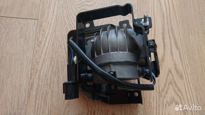 Противотуманка левая mitsubishi lancer 03-07