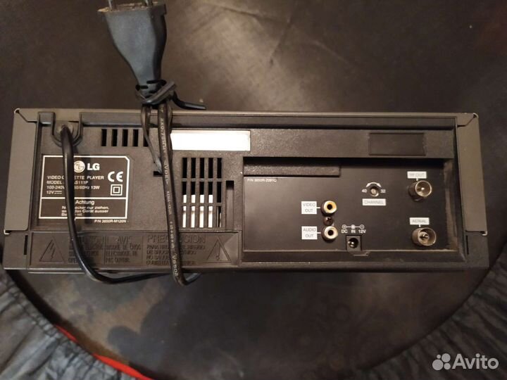 Видеомагнитофон lg as111p