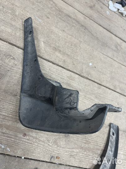 Брызговик оригинальный Nissan Murano Z51