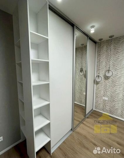 Шкаф купе с зеркалом