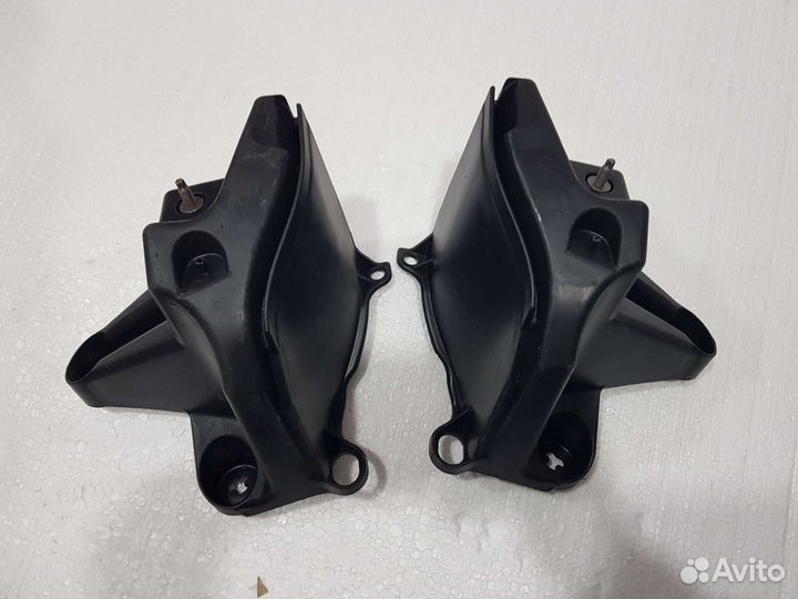 Кронштейны бампера зад Peugeot 3008 нов оригинал